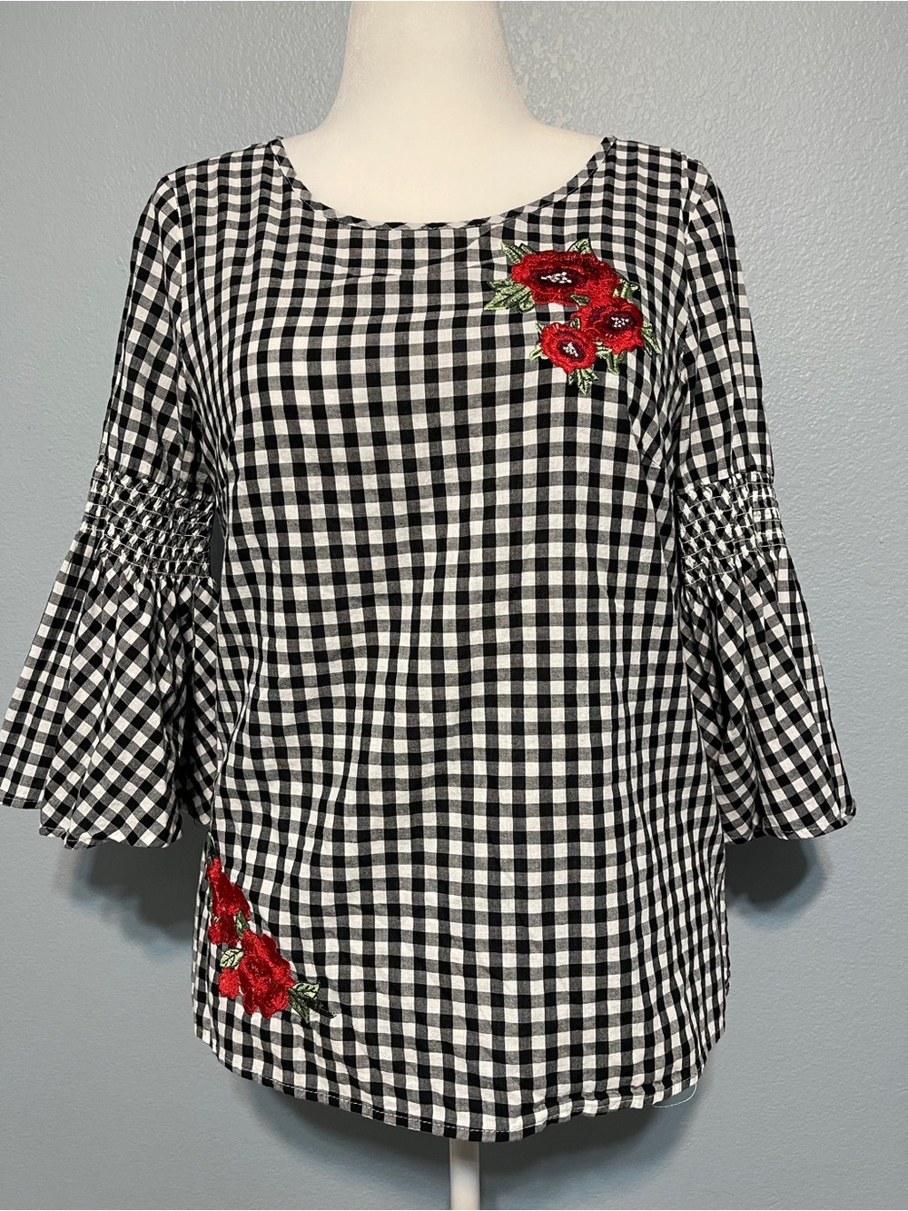 Valerie Stevens Gingham Embroidered Blouse Black White Bell Sleeve Floral Med